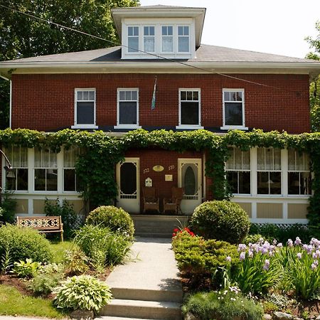 Au Virage B&B Magog Exterior photo